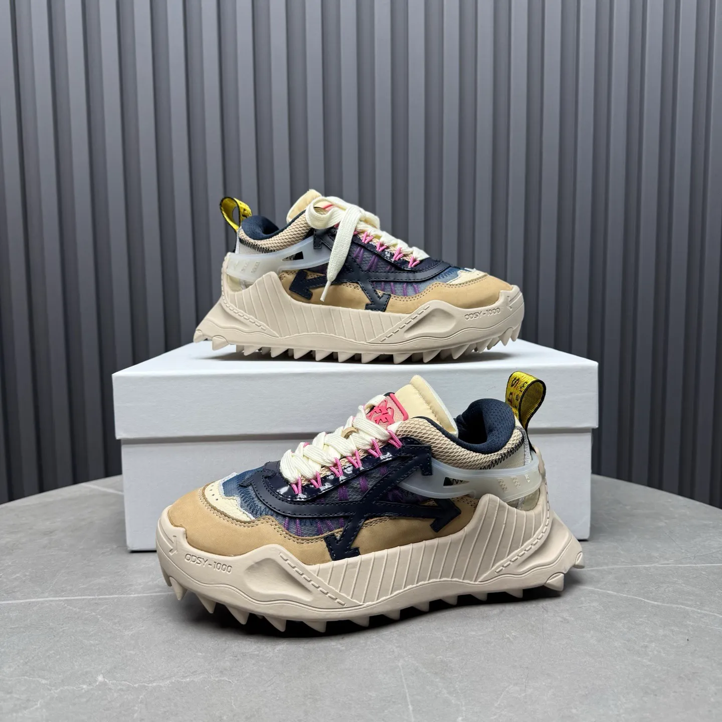 💰¥660 Trendy brand OFF WHITE classic popular style, combination outsole, official website original version 1:1 development top replica, ️Selected imported high mercerized frosted cowhide stitching breathable mesh ✔️Breathable lining, breathable and comfortable, simple and personalized design, official website rubber outsole, code number: ⚡️Couple style ⚡️35-40 women's model, 39-46 men's model (46 customized)